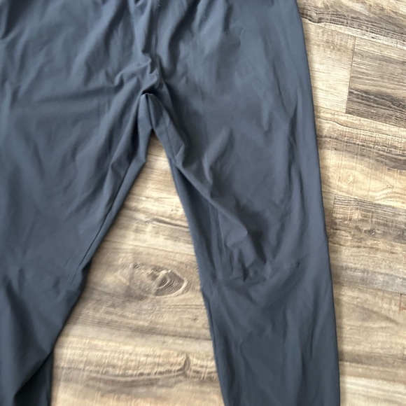Lululemon Mens Grind Down
Pants  Athletic Stretch Athlesiure Gym - Picture 8 of 10